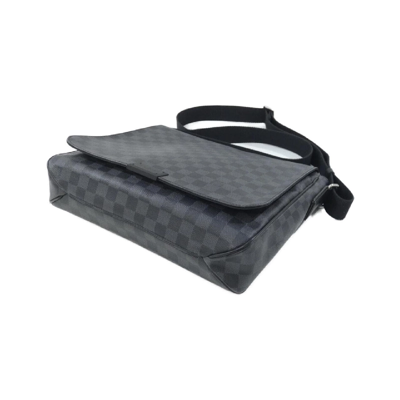 Túi xách vai Louis Vuitton Damier Graphite District MM N41272 - Hàng hiệu Chính hãng 802001