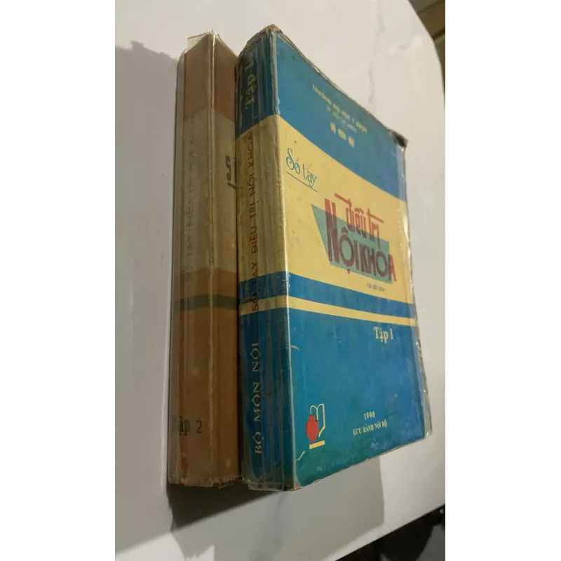 Sổ tay điều trị nội khoa, 2 tập, dịch từ tiếng Pháp, lưu hành nội bộ của Đại học Y dược 707086