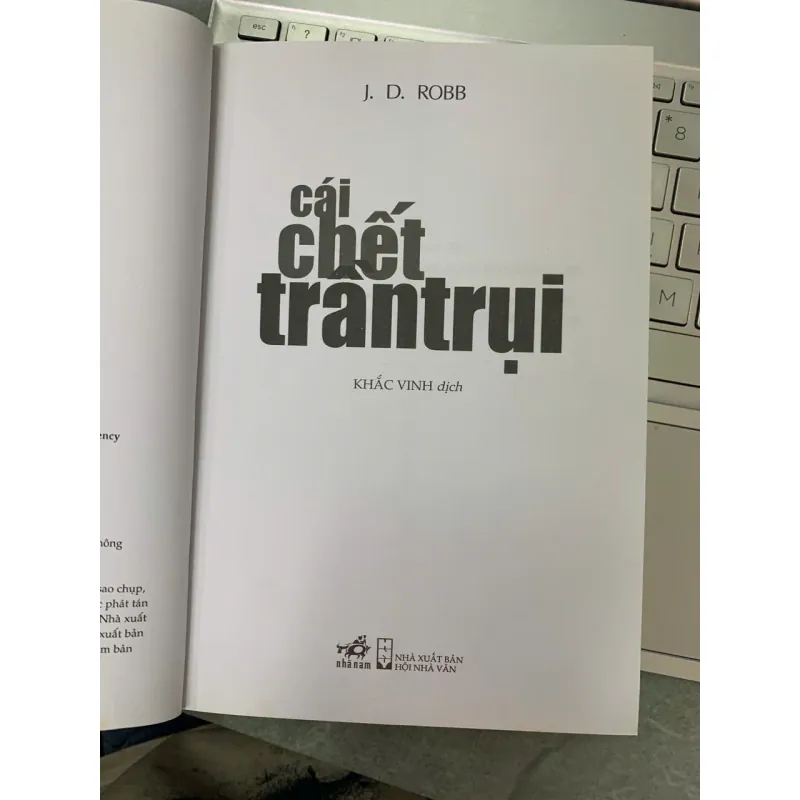 CÁI CHẾT TRẦN TRỤI - J. D. ROBB 709345