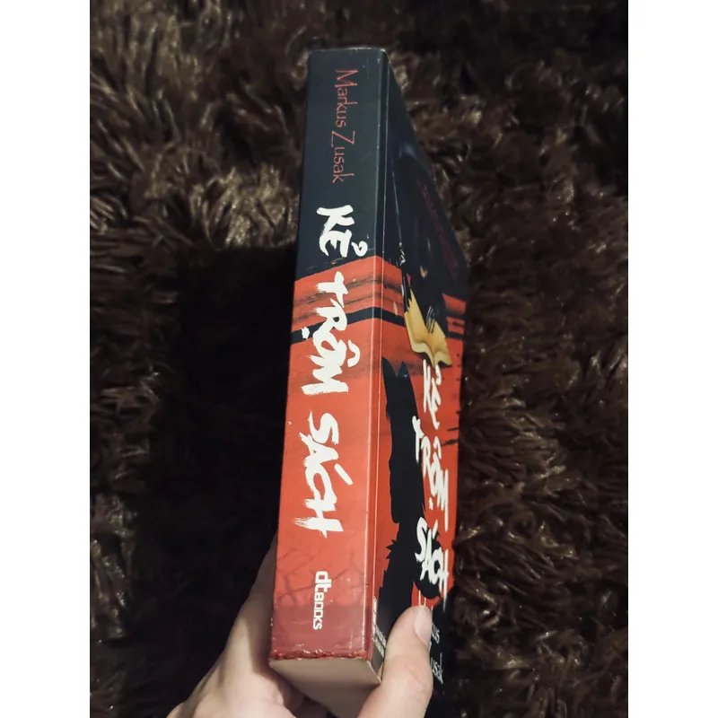 Kẻ trộm sách 726627