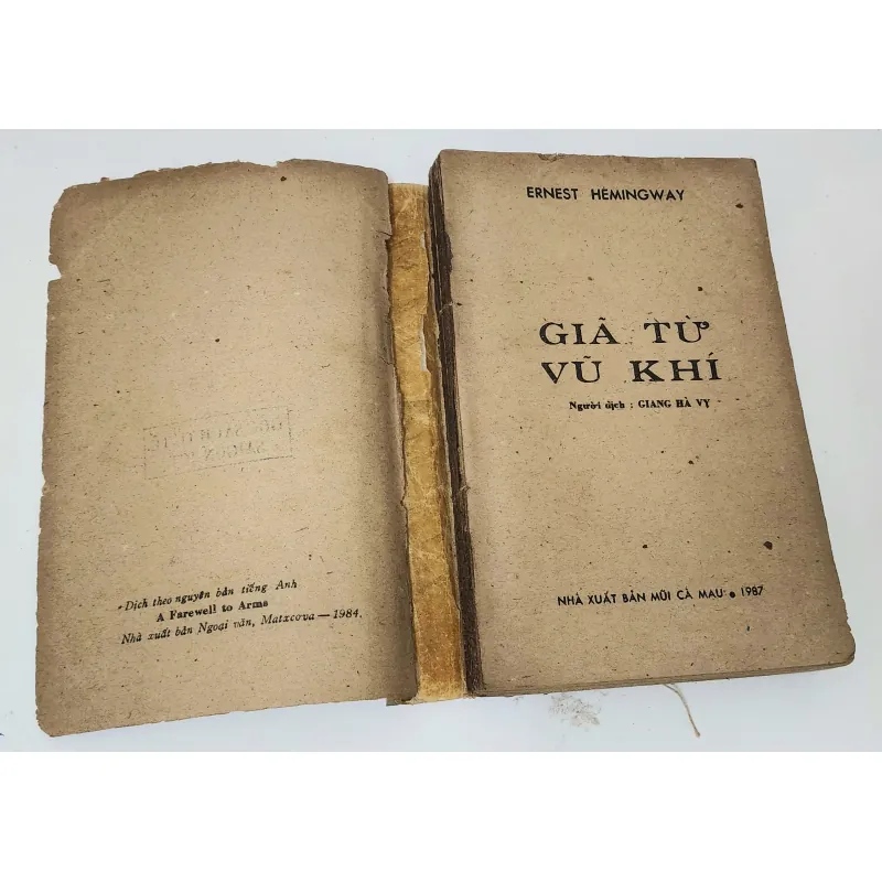 Tiểu thuyết của Ernest Hemingway: GIÃ TỪ VŨ KHÍ (Lẻ tập 1) 791345