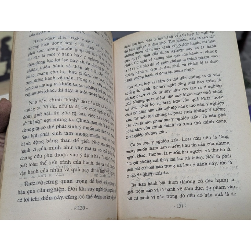 Phật giáo TRUYỀN THỐNG ĐẠI THỪA -GESHE KELSANG GYATSO 172935