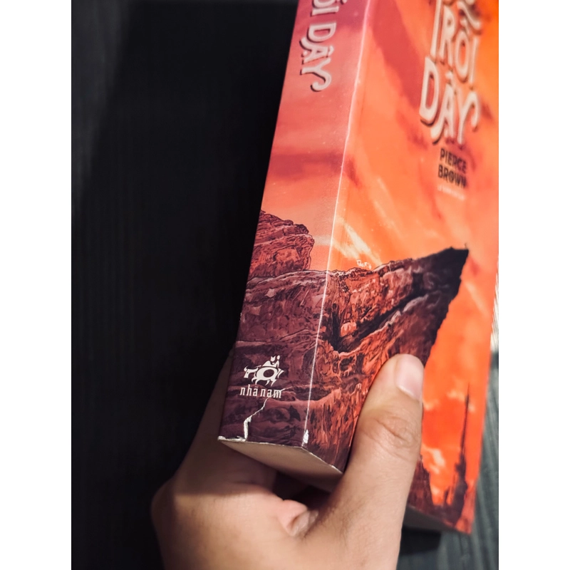 Đỏ trỗi dậy 472763