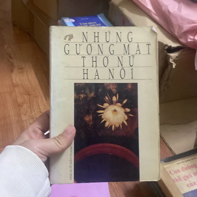 Những gương mặt thơ nữ Hà Nội  754182