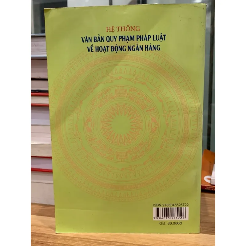 Hệ thống văn bản quy phạm pháp luật về hoạt động ngân hàng- Ngô phạm Hiền , Phạm Thị Hồng Nhung 716667