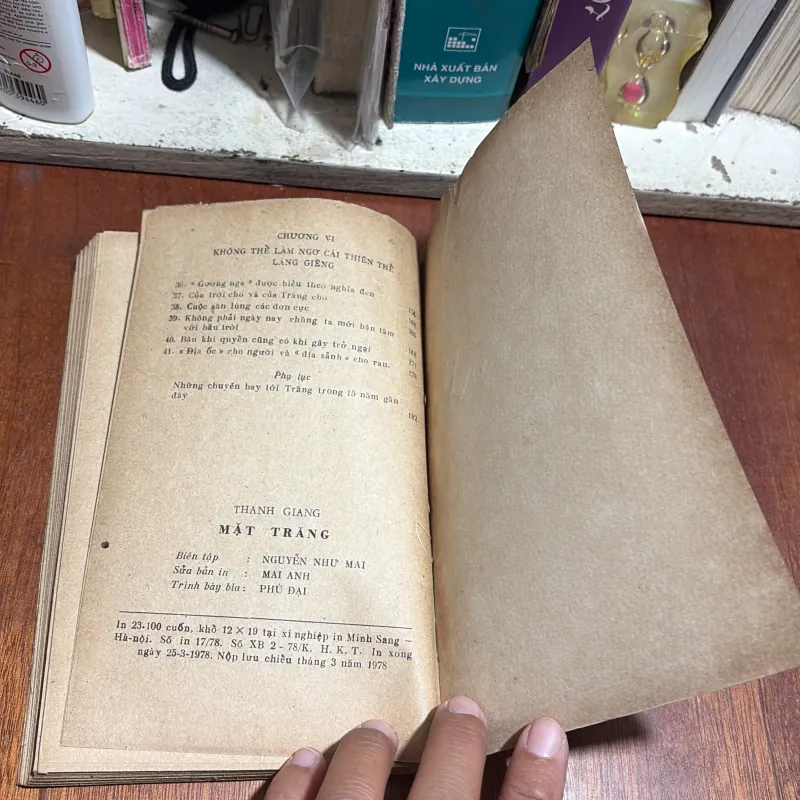 II Sách Khoa Học Và Kỹ Thuật: Mặt Trăng - Thanh Giang - 1978 1005006