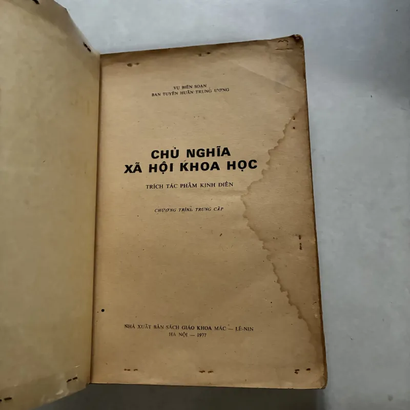 Chủ nghĩa xã hội khoa học - 1977s 1006781