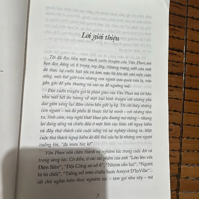 Cây da xà - tiểu thuyết phản gián 464354