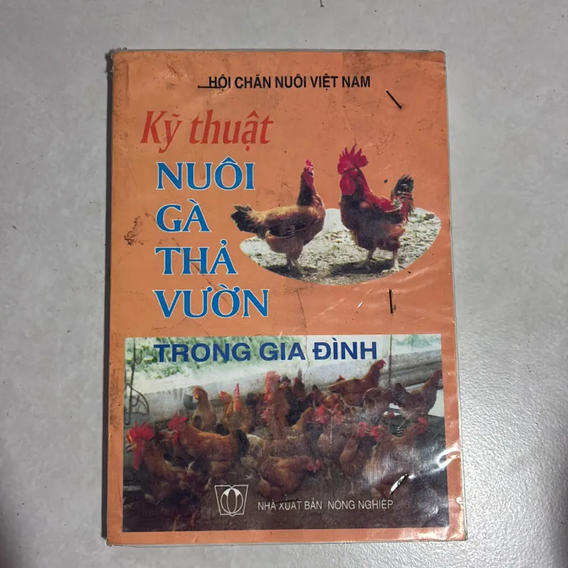 Kỹ thuật nuôi gà thả vườn/ gà công nghiệp (2 cuốn) 779124