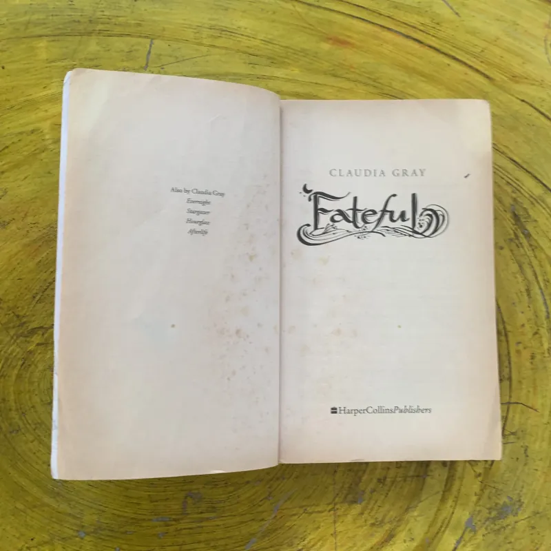 FATEFUL -  LAUDIA GRAY  1029332