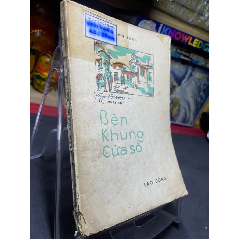 [Phiên Chợ Sách Cũ] Bên khung cửa sổ 1974 Sơn Tùng 1704 439971