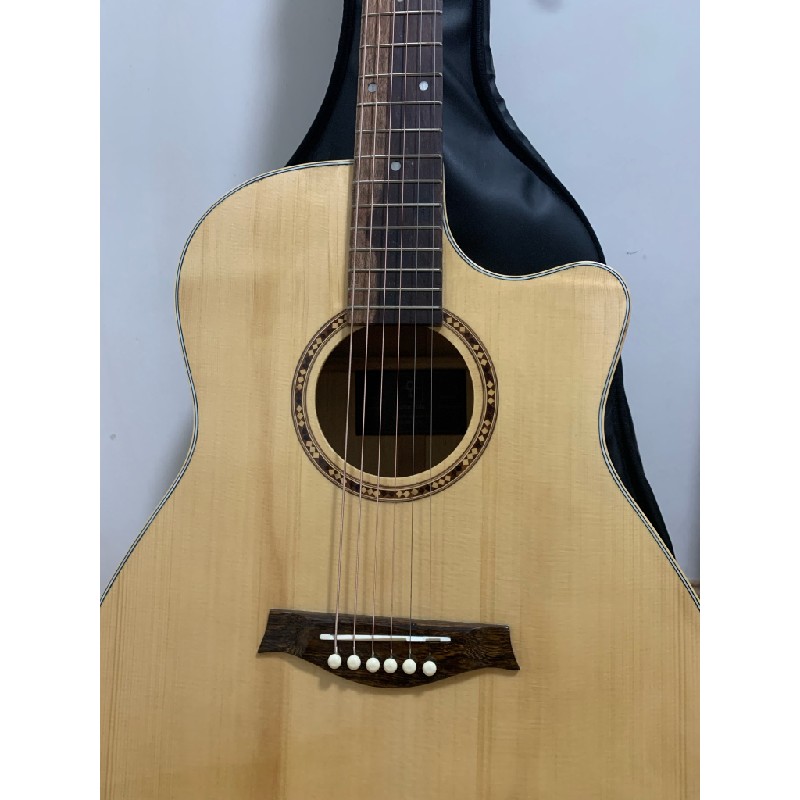 Guitar Classic như mới kèm bao da 46980