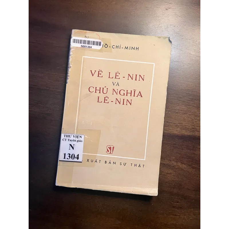 Bộ 6 cuốn tác phẩm của Hồ Chí Minh 559868