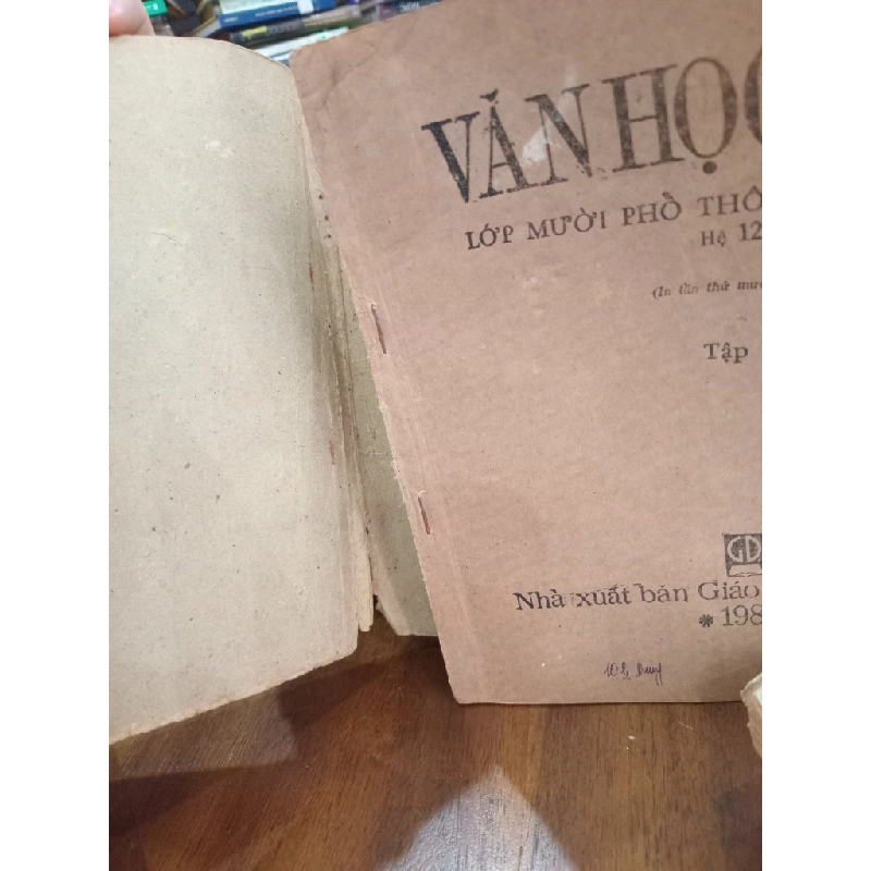 Văn học phổ thông lớp 10 tập 1 502786