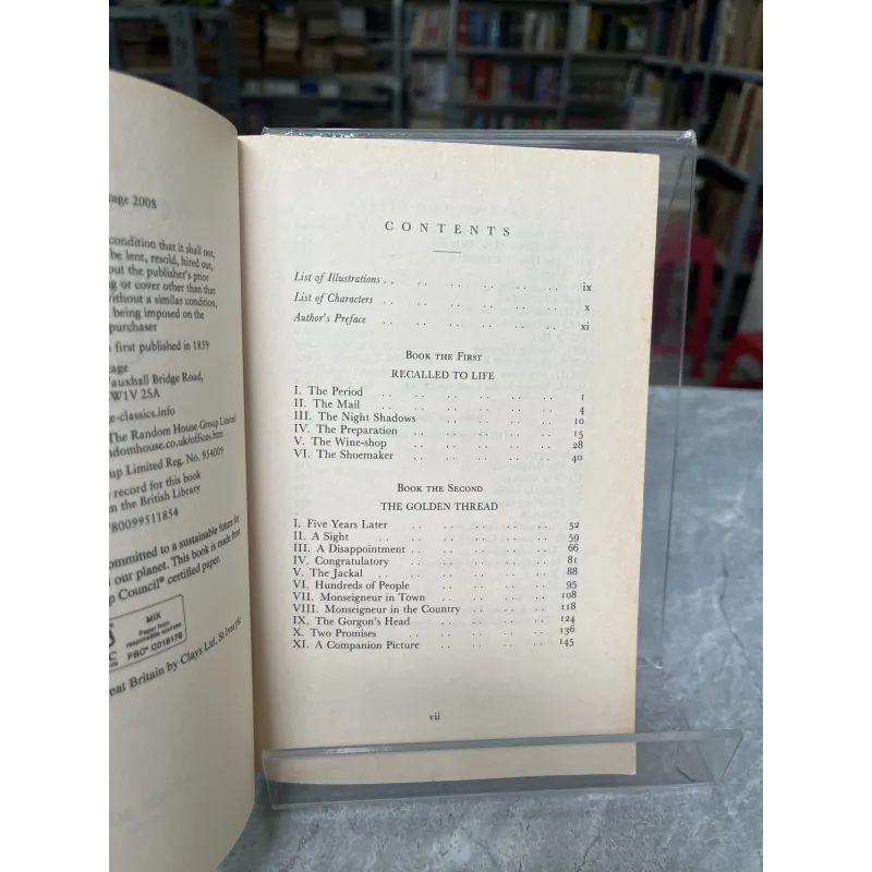 A TALE OF TWO CITIES - CHARLES DICKENS 974977