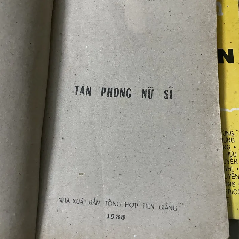 Tân Phong nữ sĩ - Hồ Biểu Chánh 1046014