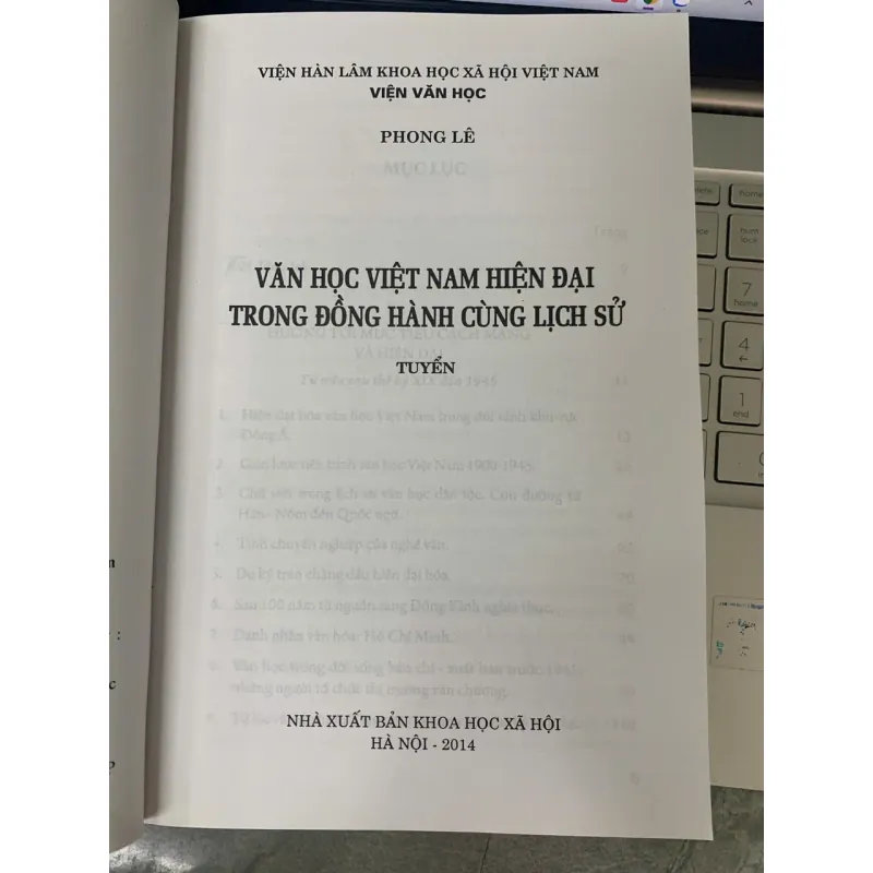 VĂN HỌC VIỆT NAM HIỆN ĐẠI TRONG ĐỒNG HÀNH CÙNG LỊCH SỬ - PHONG LÊ 730933