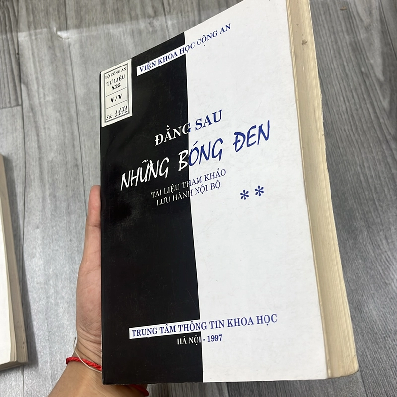 Đằng sau những bóng đen bộ 2 tập. 2a2 521812