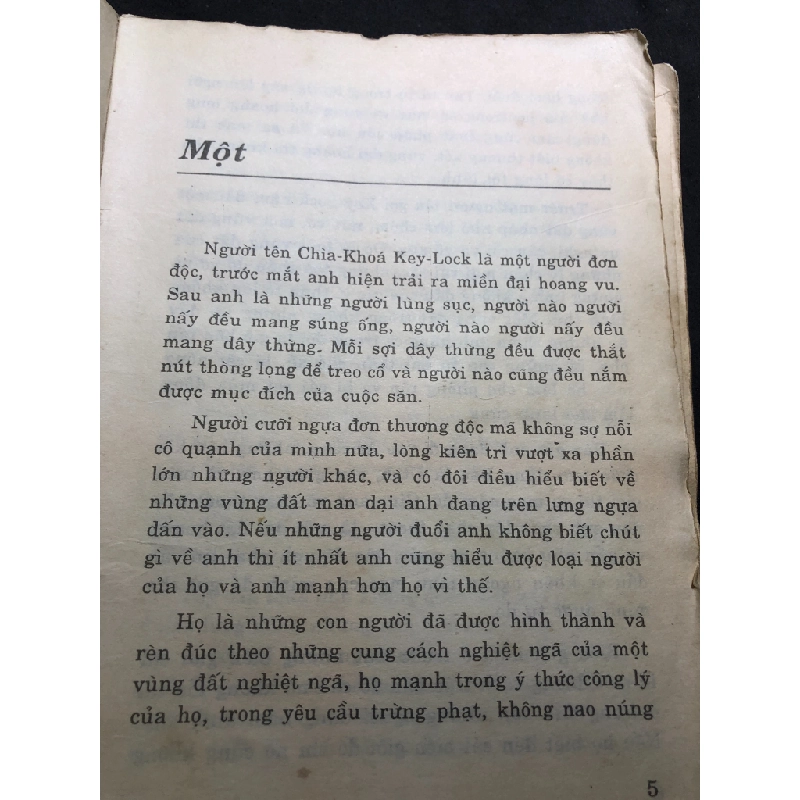 Người Chìa - Khóa mới 60% ố vàng, rách bìa nhẹ 1996 Louis L'amour HPB0906 SÁCH VĂN HỌC 458988