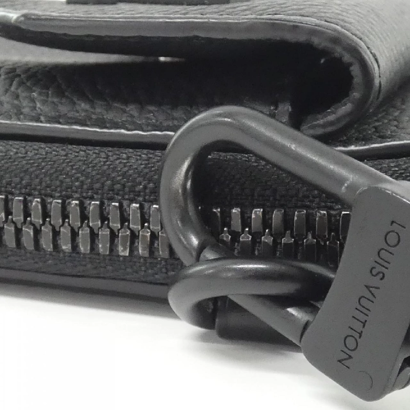 Túi đeo vai LV Aerogram của Louis Vuitton M57089 612606