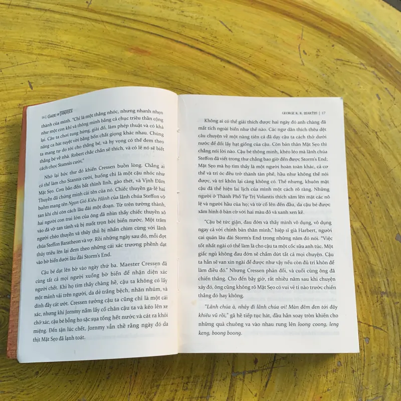 GAME OF THRONES (2a, 2b) - GEORGE R.R. MARTIN- HẬU DUỆ CỦA SƯ TỬ VÀNG &  BẢY PHỤ QUỐC  782465