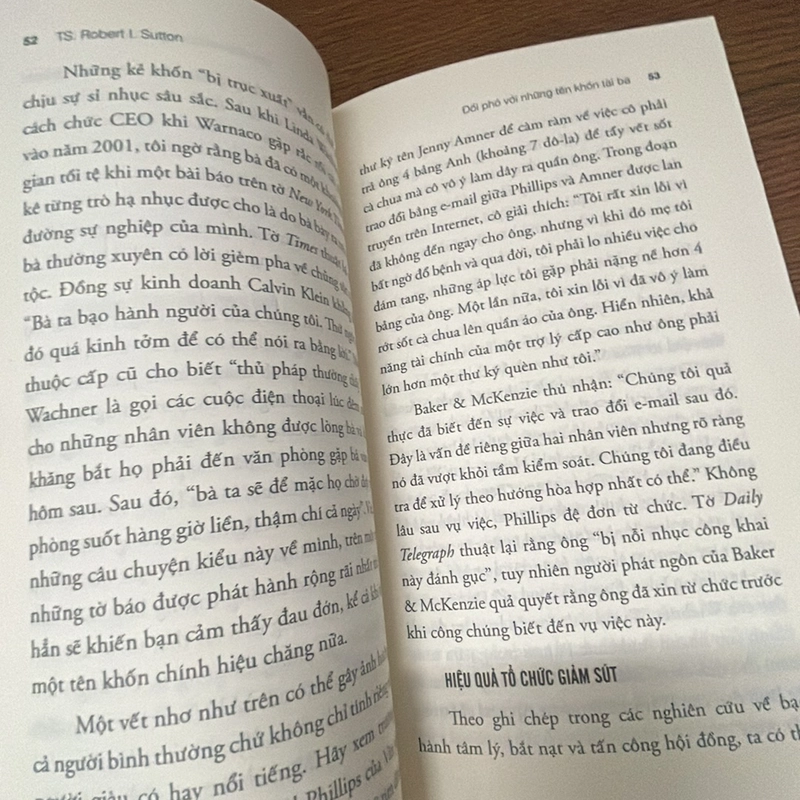 Đối phó với những tên khốn tài ba Robert I. Sutton 358075