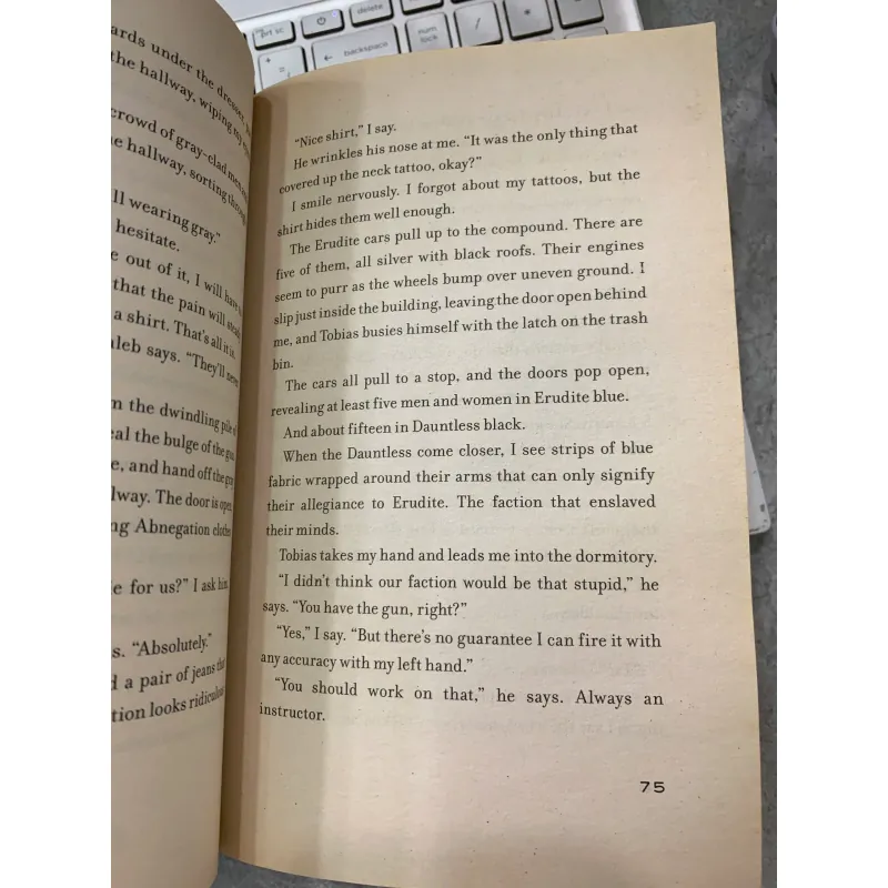 INSURGENT (NỔI LOẠN) - VERONICA ROTH 970157