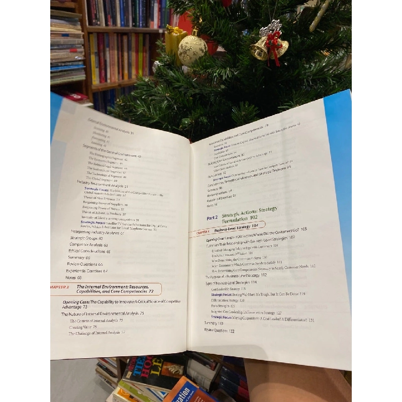 Strategic Management: Competitiveness and Globalization: Concepts and Cases - Hoskisson Hitt Ireland, 7th Edition 735549