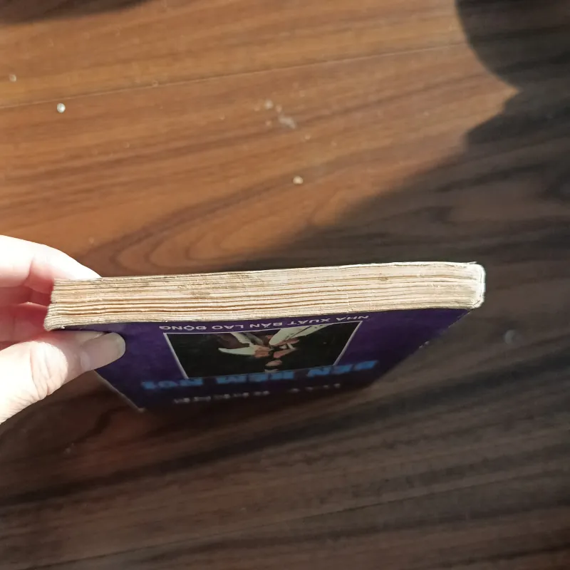 Xác chết bên hẻm núi 760327