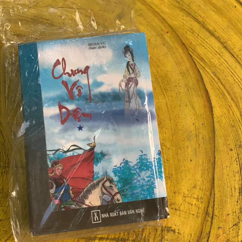 CHUNG VÔ DIỆM - TÔ CHẨN 740342