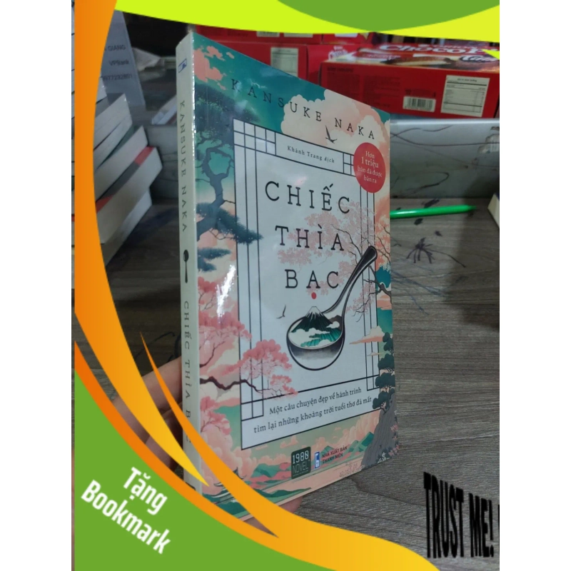 (TẶNG BOOKMARK) Chiếc thìa bạc mới 100% RBK0504 941109