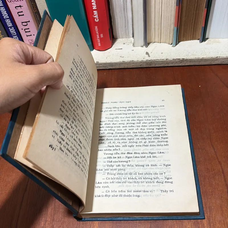 II Sách Phật Giáo: Thoát Vòng Tục Luỵ - Tinh Vân - Quảng Độ (Dịch) - 1974 738218