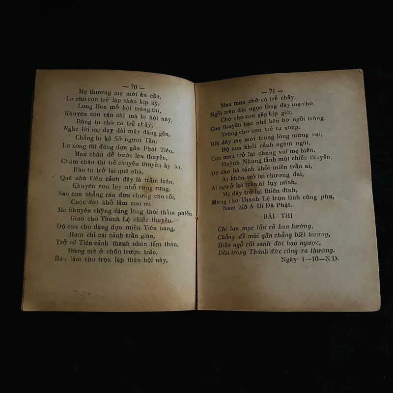 Kinh khuyên đời tu niệm  731848