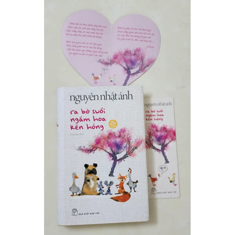 RA BỜ SUỐI NGẮM HOA KÈN HỒNG (Nguyễn Nhật Ánh) - Sách đẹp bìa cứng, đủ áo và bookmark xịn 714678