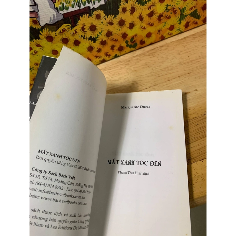 Mắt Xanh Tóc Đen - Marguerite Duras 539881