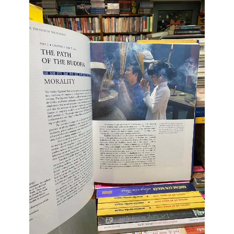 Buddhism: The Illustrated Guide 732723