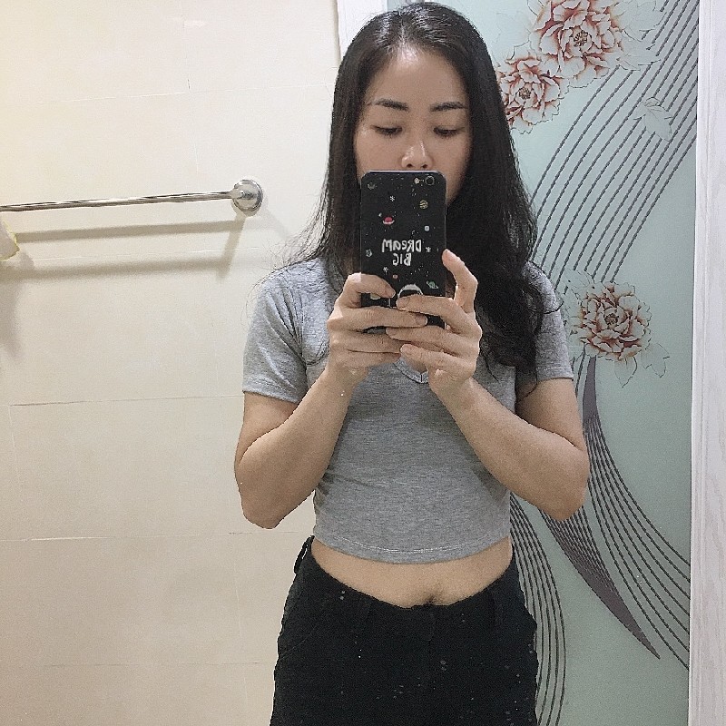 Áo crop top màu ghi trẻ trung dễ phối đồ 59385