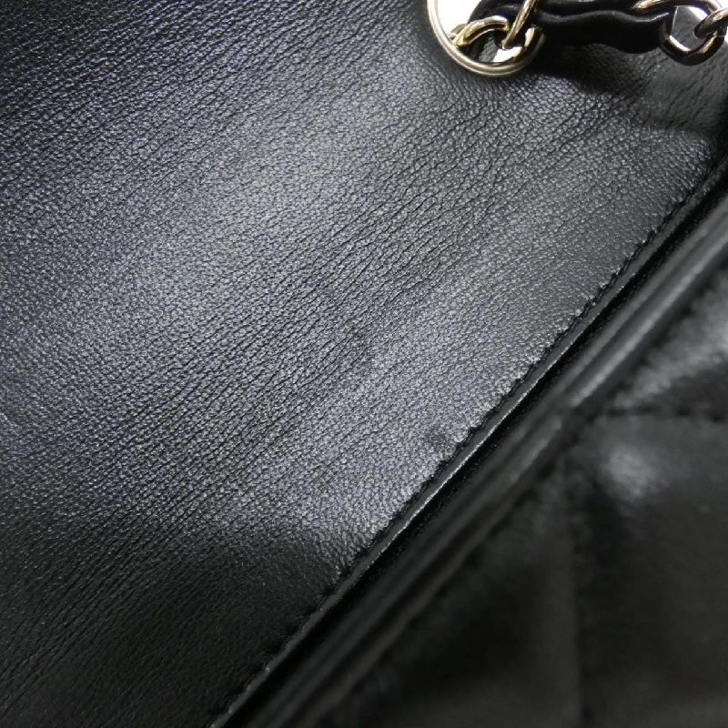 Túi xách chéo Chanel 69900 612581