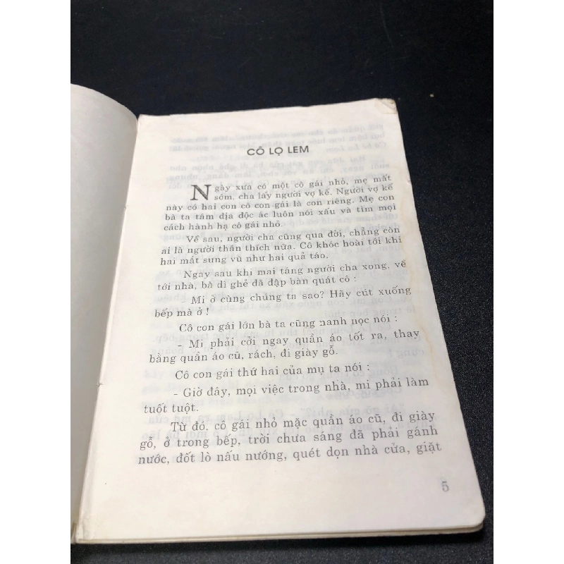 Sự tích hoa bích đào Ngô Thị Kim Đoàn 1999 mới 50% ố nhẹ , rách mép bìa HCM1511 912636