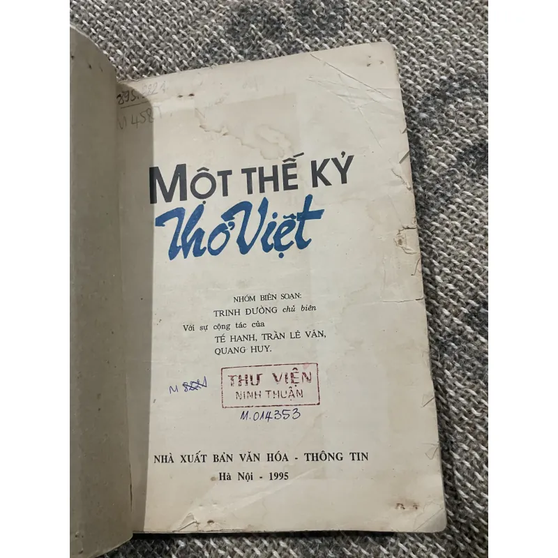 Một thế kỷ Thơ Mới  1029021