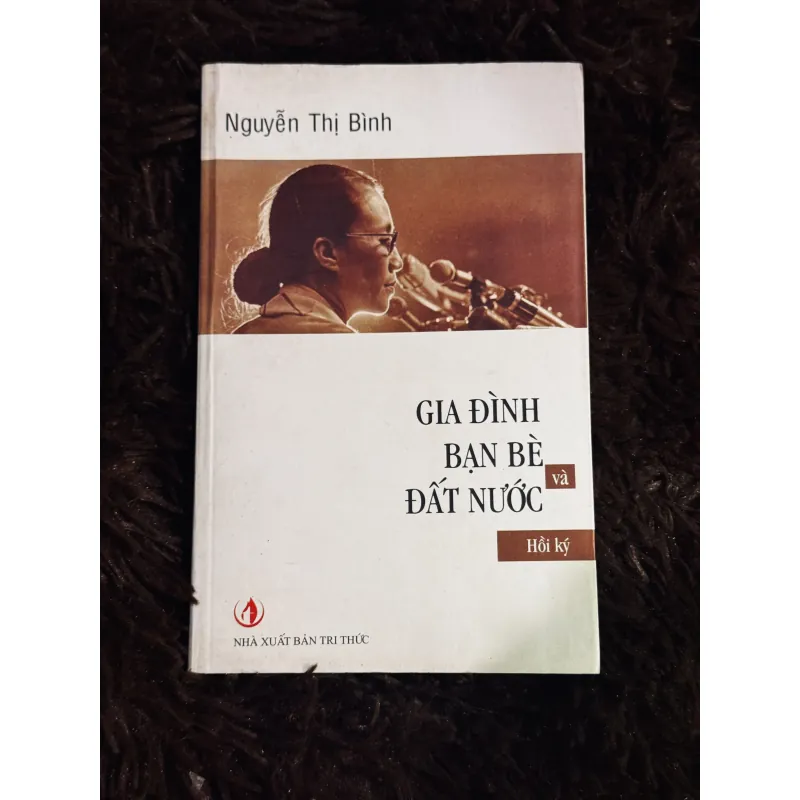 Gia đình, bạn bè, đất nước 1020010