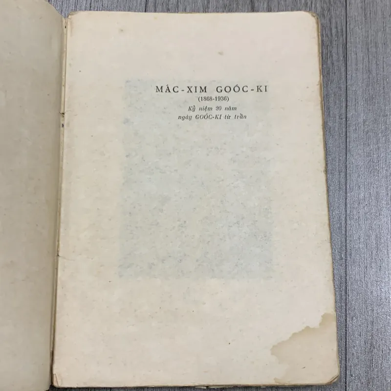 Macxim goocki thơ truyện tuyển gập. Xb1956. 6a2 718602