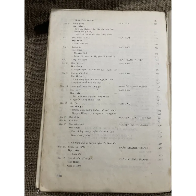 Giảng văn văn học Việt Nam - khổ lớn - sách chuyên văn  977138