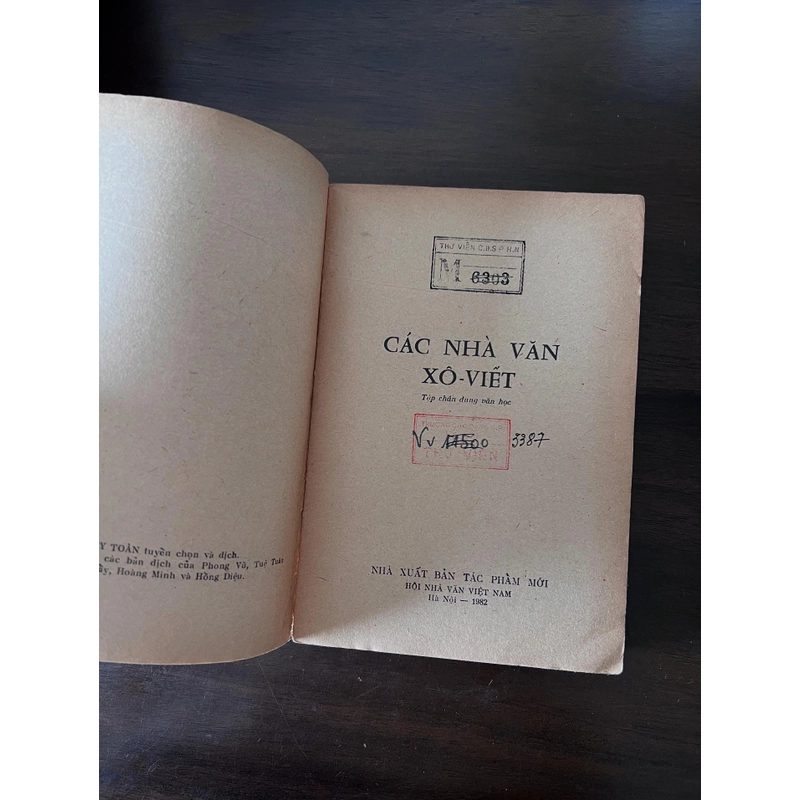 Các nhà văn Xô Viết(xb 1982) 551650