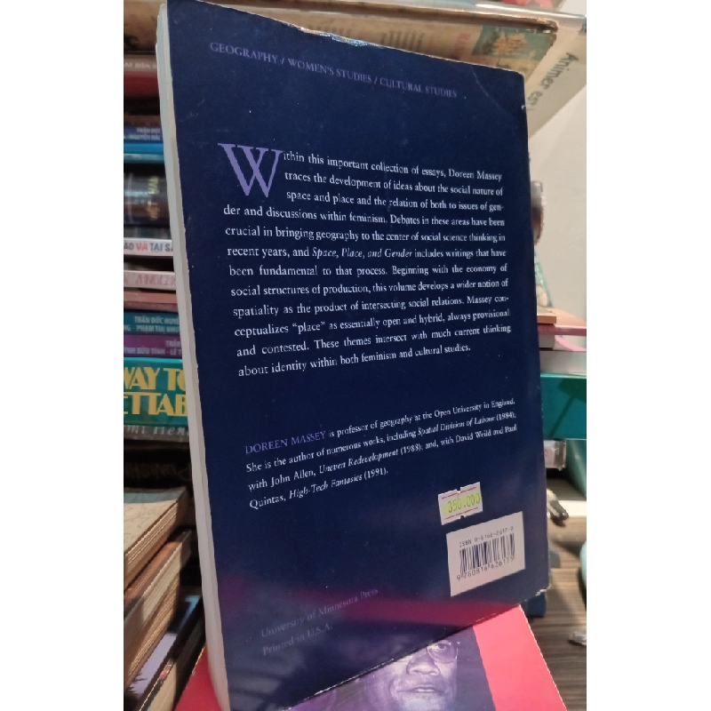 Space, Place and Gender - Doreen Massey 449405