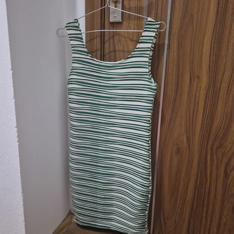 Váy bodycon sọc ngang sát nách LASALU – dáng ôm tôn dáng, phong cách Hàn

 522746