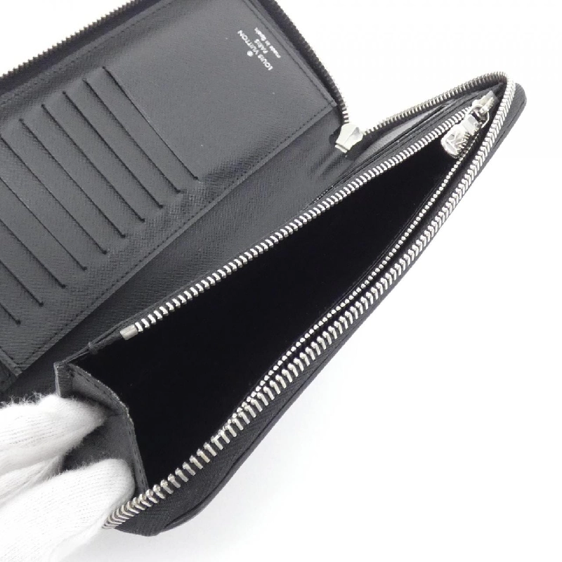 Ví đứng Zippy Louis Vuitton Taiga (Mẫu V) M30731 621464