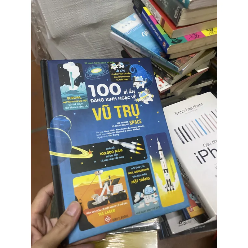 Sách 100 bí ẩn đáng kinh ngạc về vũ trụ 308357