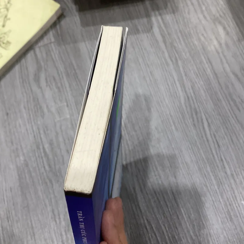 Ngoài kia, trời rất xanh 1027541