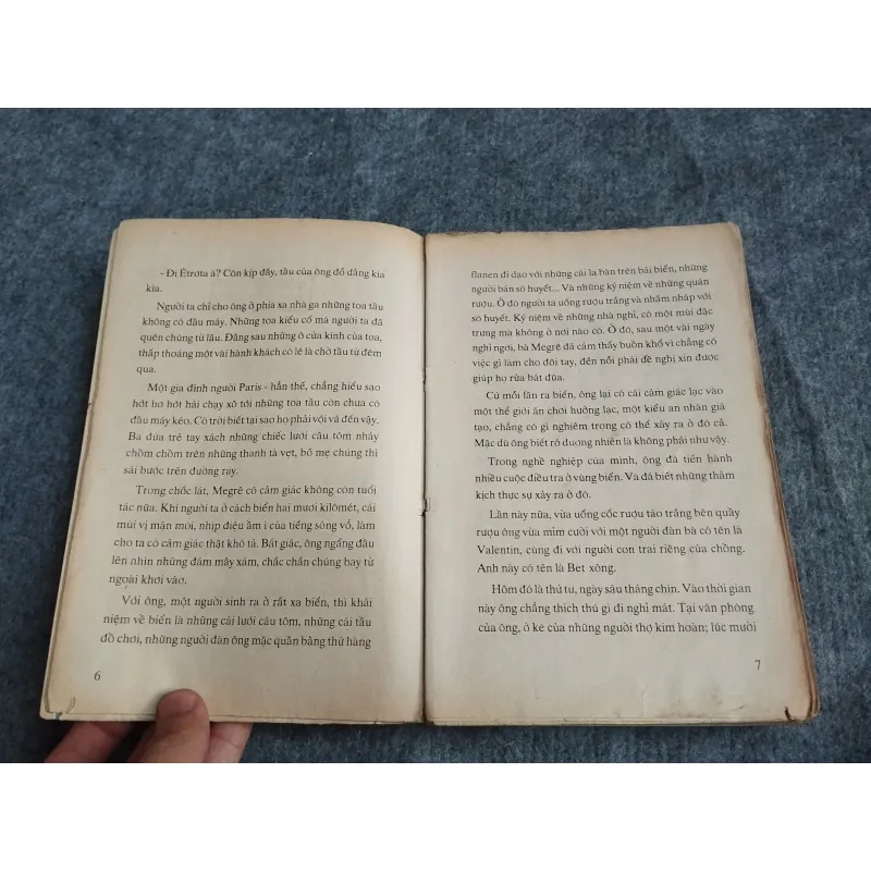 CHIẾC NHẪN MẶT NGỌC - GEORGES SIMENON 574617